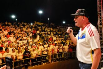 El alcalde Di Martino hizo referencia al legado de Chávez cuando llegó a la revolución;.