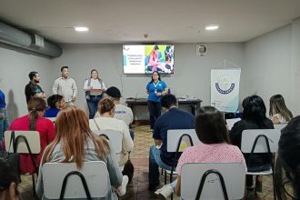 FUNVAPE, con 18 años trabajando por los derechos de las personas con discapacidad y como parte de su enfoque inclusivo, brindó un taller de capacitación al personal de FUNDANIS.