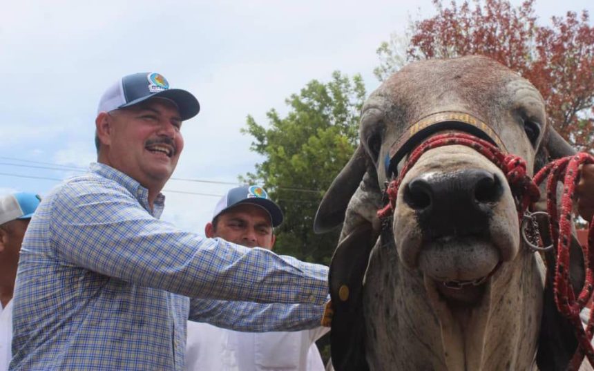 El gobernador Luis Caldera considera que este encuentro sirve para consolidar la producción de leche y carne del Zulia.